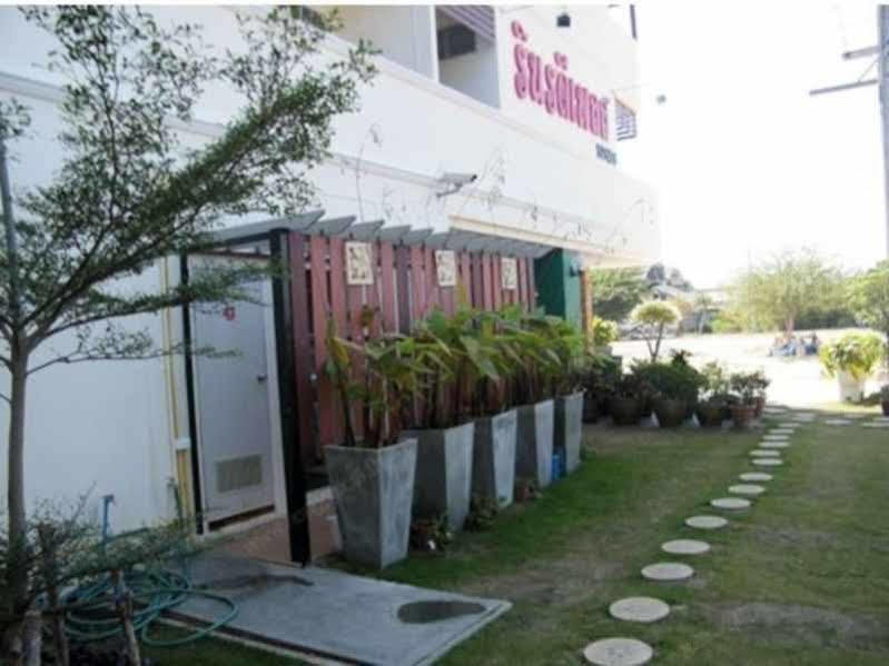Rinradee Place Buriram Exterior photo